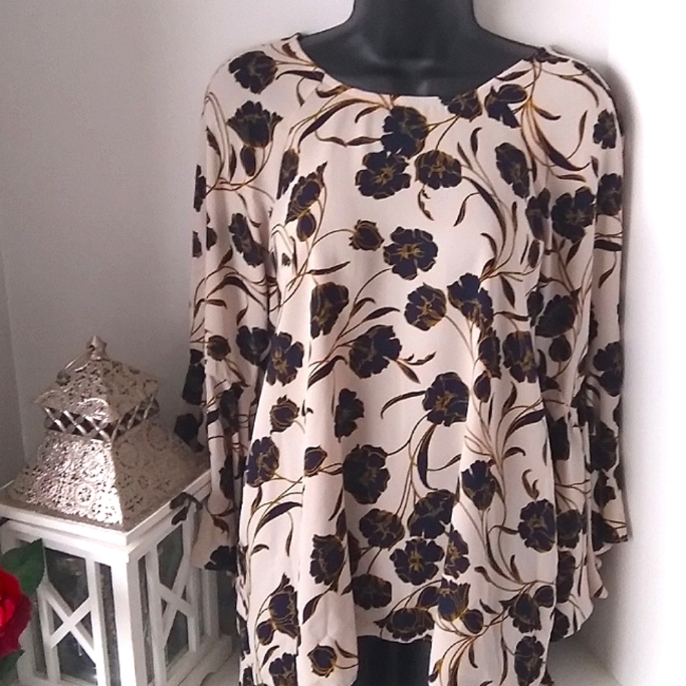 Lauren Conrad Polyester Cream And Dark Blue Long Sleeve Blouse